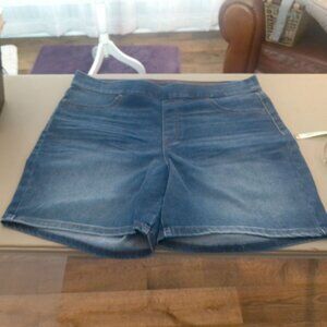 NEW DIMENSIONS Denim Shorts Medium Wash Blue, 16 Short